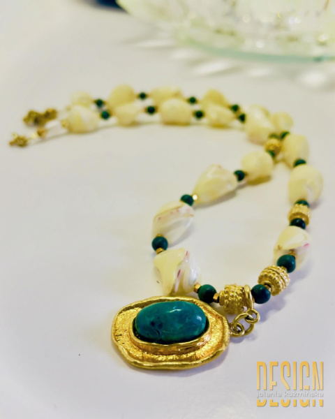 Naszyjnik z pereł rzecznych z malachitem i turkusem w srebrze pozłacanym 24 K | Kuźmińska Design