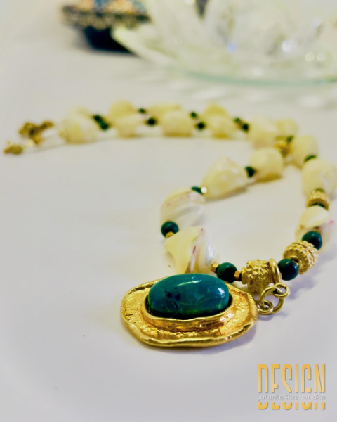 Naszyjnik z pereł rzecznych z malachitem i turkusem w srebrze pozłacanym 24 K | Kuźmińska Design