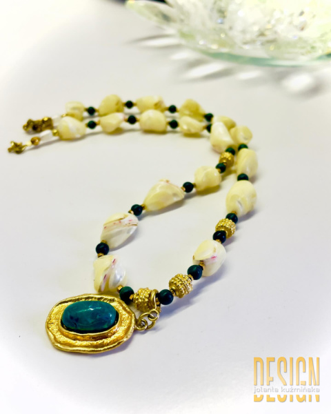 Naszyjnik z pereł rzecznych z malachitem i turkusem w srebrze pozłacanym 24 K | Kuźmińska Design