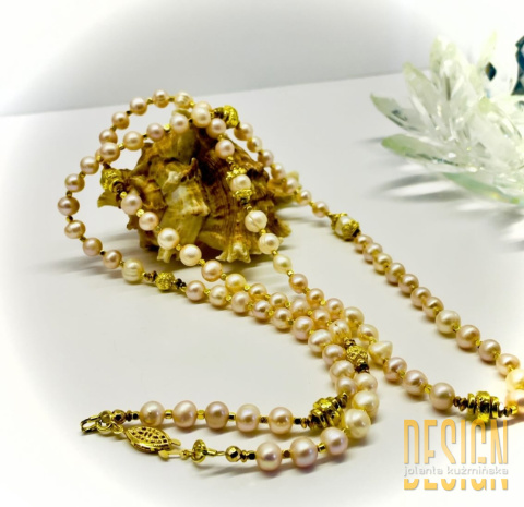 Naszyjnik z naturalnych pereł w odcieniu pudrowego różu w srebrze pozłacanym 24 K | Kuźmińska Design