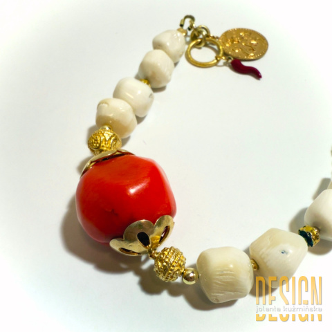 Bransoletka z białego i czerwonego korala | Srebro złocone – Kuźmińska Design