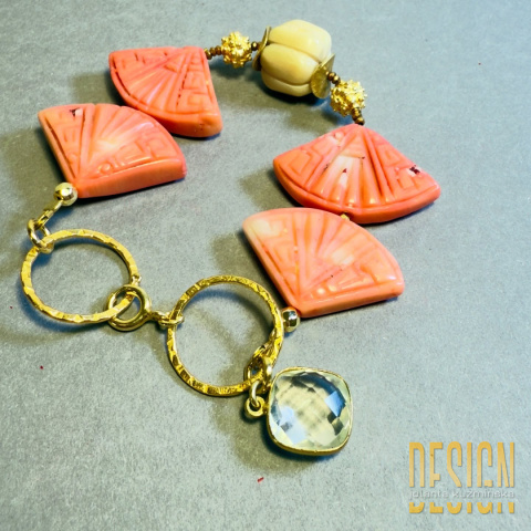 Bransoletka z rzeźbionego korala | Srebro złocone 24k – Kuźmińska Design