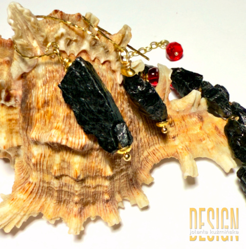 Naszyjnik z czarnych turmalinów z dodatkiem czerwonej aqua aura srebro złocone