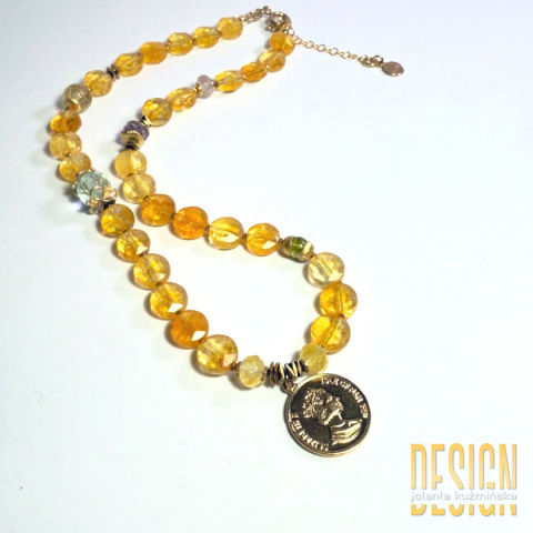 Naszyjnik z naturalnych cytrynów z monetą w srebrze złoconym 24k