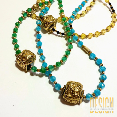 Naszyjnik z zielonych lub niebieskich cyrkonów