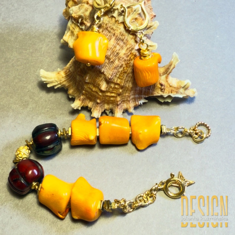 Bransoletka z naturalnego koralu i huayruro – srebro złocone 24k