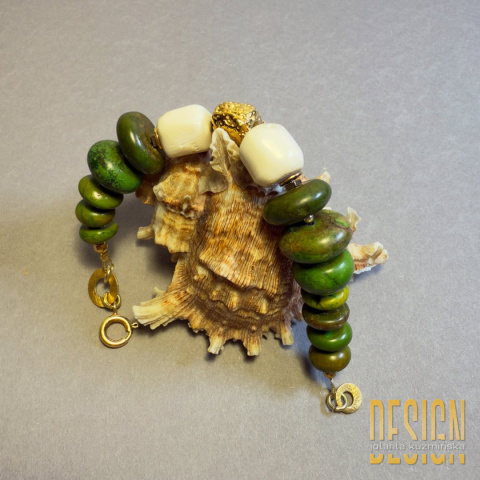 Bransoletka z serpentynitu i białego korala | Srebro złocone – Kuźmińska Design