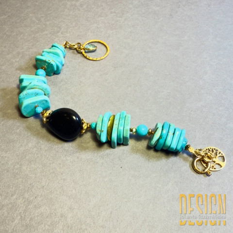 Bransoletka z turkusu z akcentem szungitu w złoconym srebrze