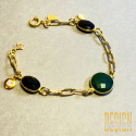 Bransoletka ze szmaragdem i onyksami na złoconym srebrze