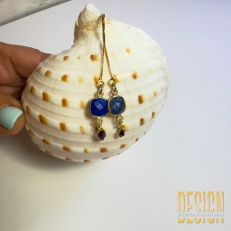 Kolczyki z kamieni naturalnych na złoconym łańcuszku – długość 5,5 cm