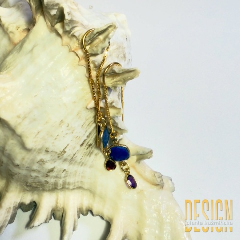 Kolczyki z kamieni naturalnych na złoconym łańcuszku – długość 5,5 cm