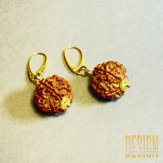 Kolczyki z Rudraksha – mistyka natury i symbolika ochrony