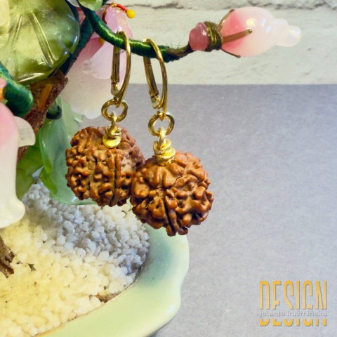 Kolczyki z Rudraksha – mistyka natury i symbolika ochrony