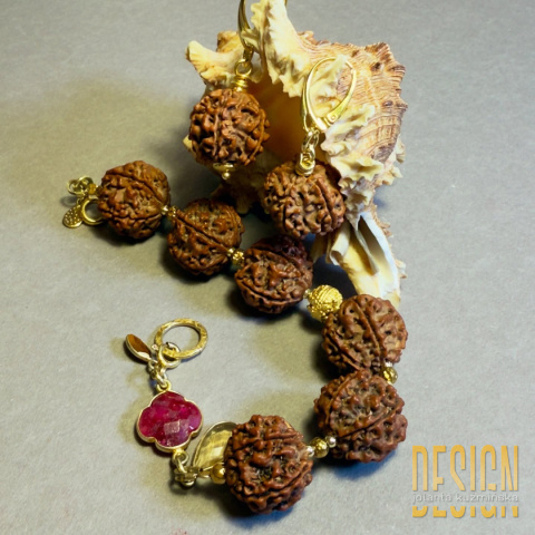 Kolczyki z Rudraksha – mistyka natury i symbolika ochrony