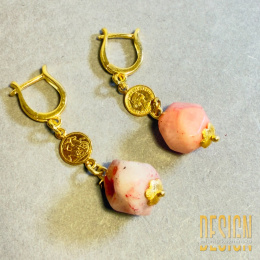 Kolczyki z różowym turmalinem i antycznym akcentem | Srebro złocone 24k | Długość 4,5 cm