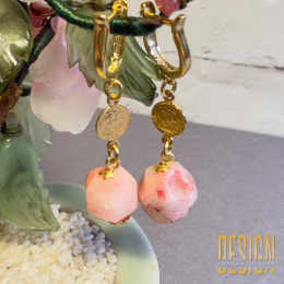 Kolczyki z różowym turmalinem i antycznym akcentem | Srebro złocone 24k | Długość 4,5 cm