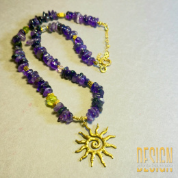 Naszyjnik z ametystów z antycznym słońcem – srebro pozłacane 24k