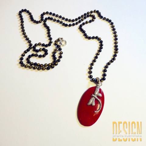 Naszyjnik z czarnego agatu i czerwonego agatu z ważką ze srebra – długość 80 cm