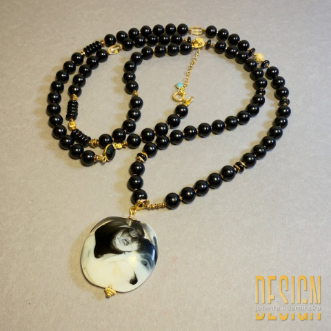 Naszyjnik z czarnego onyksu i cytrynu z zawieszką z agatu