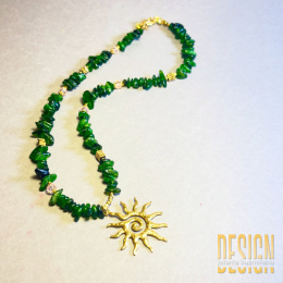 Naszyjnik z diopsytu i kwarcu różowego z antycznym słońcem