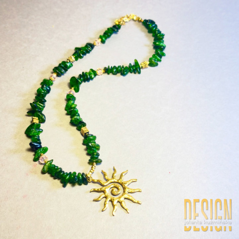 Naszyjnik z diopsytu i kwarcu różowego z antycznym słońcem