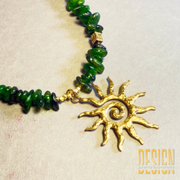 Naszyjnik z diopsytu i kwarcu różowego z antycznym słońcem