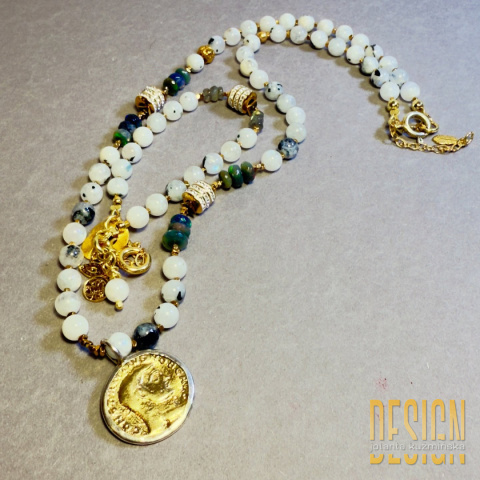 Naszyjnik z kamieniem księżycowym i opalem etiopskim z monetą | Kuźmińska Design