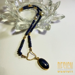 Naszyjnik z lapis lazuli i szarą perłą stylizowaną na starą – srebro pozłacane 24k | Kuźmińska Design