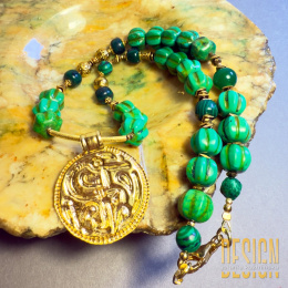 Naszyjnik z malachitów z grecką zawieszką – srebro złocone 24k