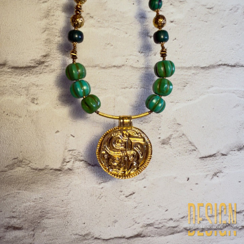Naszyjnik z malachitów z grecką zawieszką – srebro złocone 24k