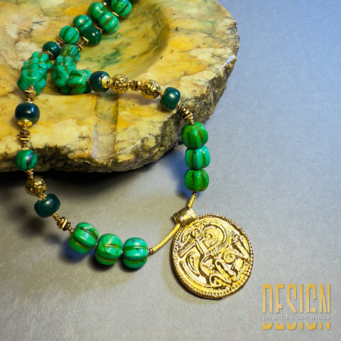 Naszyjnik z malachitów z grecką zawieszką – srebro złocone 24k