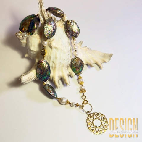 Naszyjnik z muszli abalone i pereł naturalnych – srebro pozłacane 24K | Kuźmińska Design