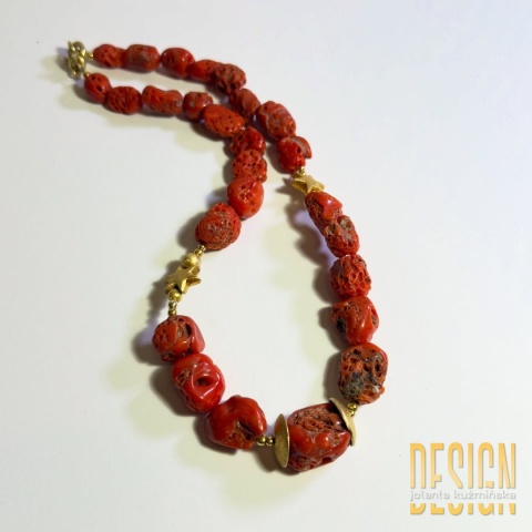 Naszyjnik z naturalnego koralu i motywem rozgwiazdy – srebro pozłacane 24k | Kuźmińska Design