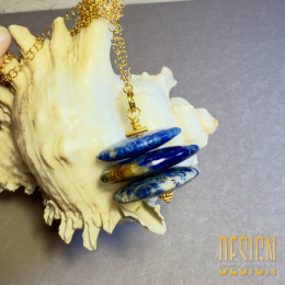 Naszyjnik z naturalnego azurytu na złoconym łańcuszku