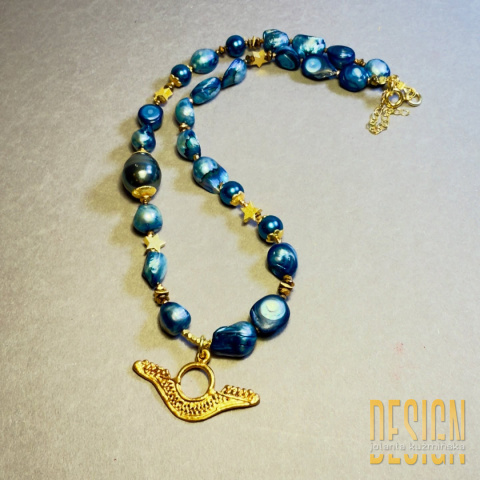 Naszyjnik z niebieskich pereł Biwa – srebro pozłacane 24K | Kuźmińska Design