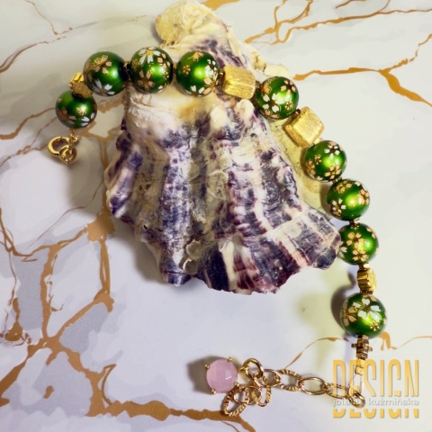 Bransoletka Tesha z zielonych japońskich korali – srebro pozłacane 24K