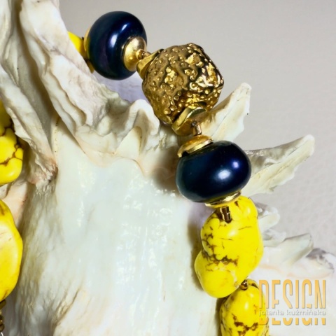 Bransoletka z howlitu o żółtej barwie z perłą – srebro pozłacane 24 k | Kuźmińska Design