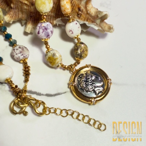 Naszyjnik Antiqua z jaspisów i apatytu z antyczną zawieszką – 42 cm
