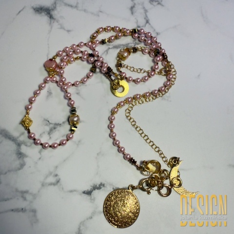 Naszyjnik Perły Premium pudrowy róż 92 cm z antycznymi zawieszkami