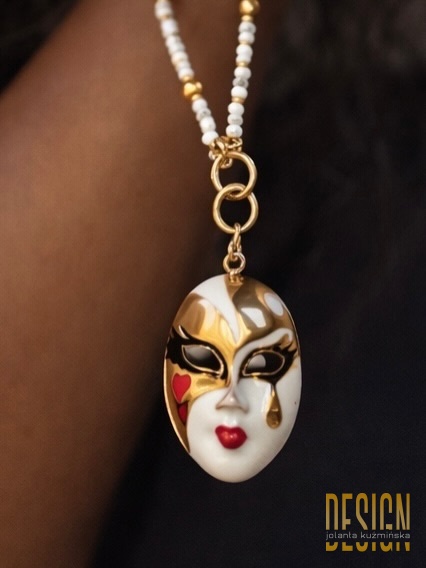 Naszyjnik z Howlitów z Maską Wenecką – Srebro Złocone 24 k | Kuźmińska Design