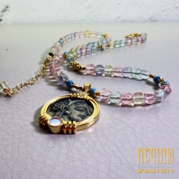 Naszyjnik z morganitów z antyczną zawieszką – srebro pozłacane 24k