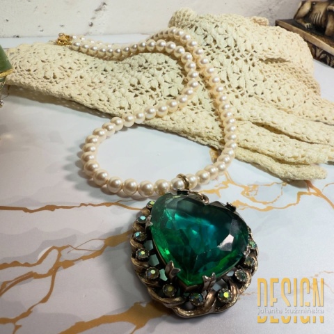 Naszyjnik z pereł porcelanowych 20–30 • Odpinane serce vintage • Kolekcja Titanic • Unikat 1/1