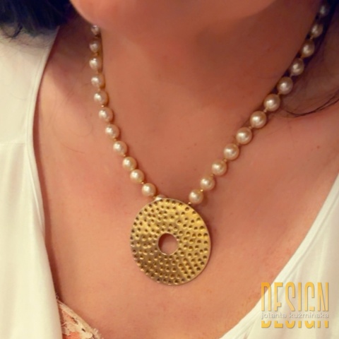 Naszyjnik z perły porcelanowej w złotym odcieniu | Unikat | Kuźmińska Design