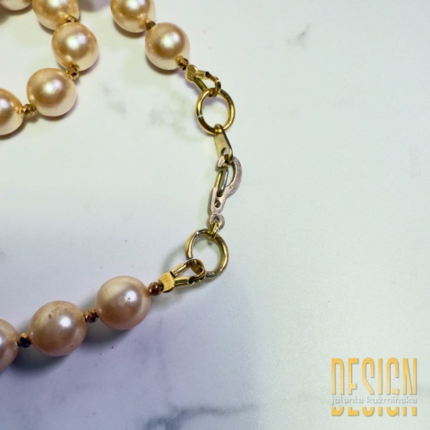 Naszyjnik z perły porcelanowej w złotym odcieniu | Unikat | Kuźmińska Design