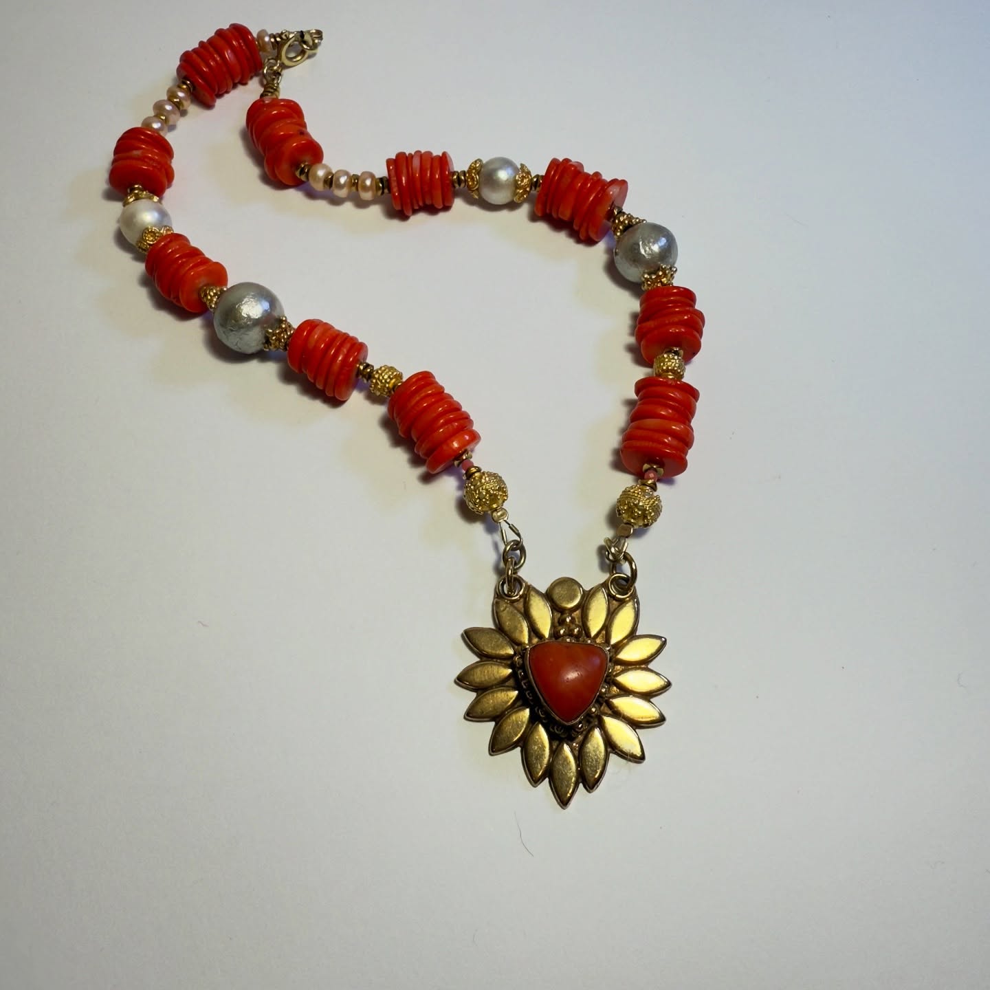 Biżuteria z naturalnych korali – siła natury zamknięta w wyjątkowej formie